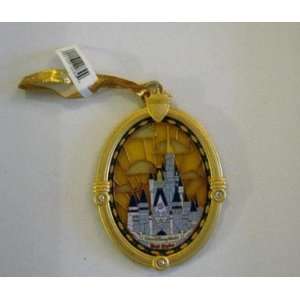  Disney World Ornament   The Magic Kingdom: Home & Kitchen