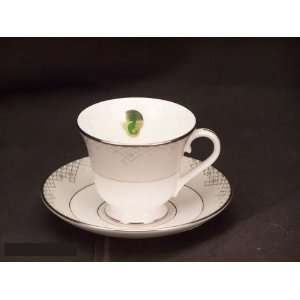  WATERFORD CHINA GISELLE CUPS & SAUCERS: Kitchen & Dining