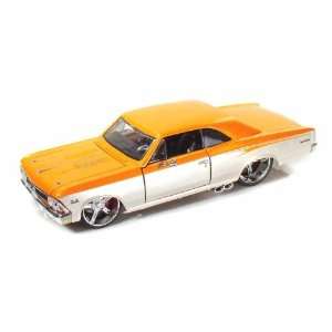  1966 Chevy Chevelle SS 396 1/24 Orange Over White: Toys 