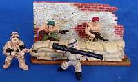 16 new   1:32 Army Military Commandos figures + diorama  