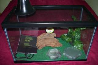 ZILLA Terrarium w/heat mat, temperature/humidity gauge, reflector dome 