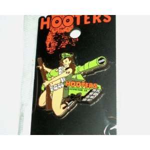  Hooters Army Tank Girl Pin: Everything Else