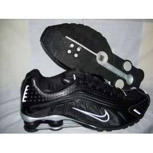  Nike Shox R4 Black/Grey Running Shoe Women,: Sports 
