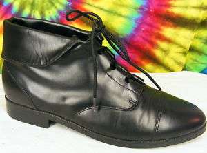 sz 8 M vtg 90s black leather lace up cuffed ankle boots  