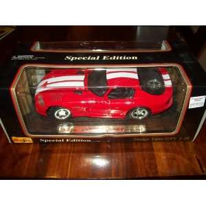  Maisto 1996 Dodge Viper, Die Cast Car,1:18 Scale: Toys 