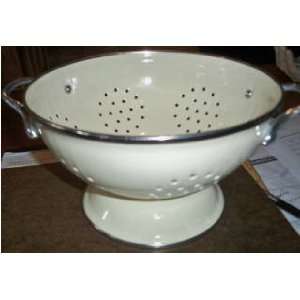  3 1/2 Qt. Enamel Colander