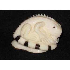  Ivory Iguana Tagua Nut Figurine Carving, 2.4 x 1.6 x 1.2 