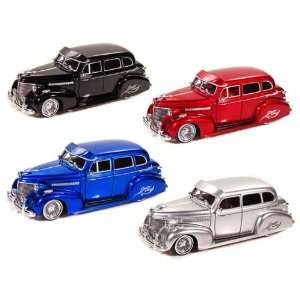  1939 Chevy Master Deluxe LowRider 1/24 Set of 4: Toys 