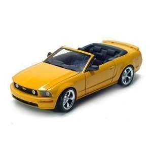  2005 FORD MUSTANG GT CONVT. 1/18 DIECAST MODEL YELLOW 