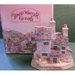 David Winter Stonecutters Cottage New in Box with Certificate of 