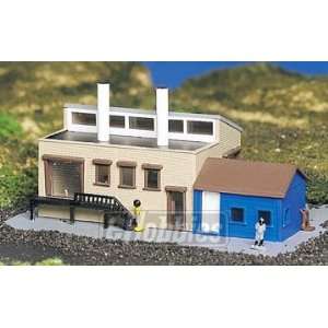  Bachmann Factory With Accessories   N Scale: Toys & Games