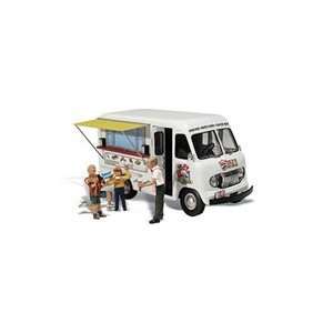    AS5541 Woodland Scenics HO Ikes Ice Cream Truck: Toys & Games