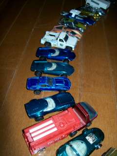 HOT WHEELS COLLECTION! RED LINES! 87 CARS! 21 BADGES! CASES INCLUDED 