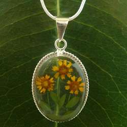   Mini Sunflowers Trio Big Clear Oval Necklace (Mexico)  Overstock