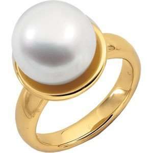   Pearl Ring skillfully set in 18 karat Yellow Gold for SALE(8) Jewelry