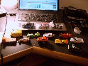 LOT OF 11 HOTWHEELS AND 2 MATCHBOX SOME VINTAGE  