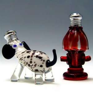  Dog & Hydrant Art Glass Salt & Pepper Shakers: Kitchen 