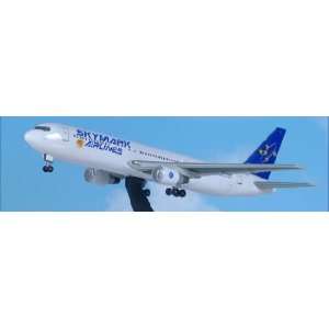  Skymark Airlines B767 300 1 400 Dragon Wings Toys & Games