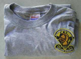 Army Golden Knights Parachute T Shirt Size Medium Gray  