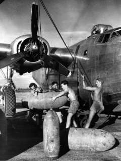 WW2 Photo Australian Force B 24 Bombs Australia WWII  