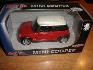 New Mini Cooper red/white roof Maisto 136 MIB  