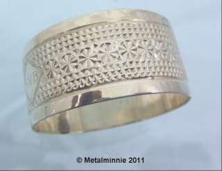 Pretty Late Victorian silver napkin ring in good condition. Hallmarks 