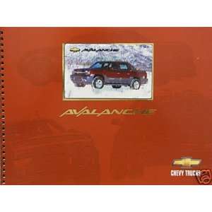  2000 Chevrolet Avalanche Show Truck press kit notebook 