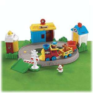 Fisher Price Little People Pop n Surprise Train discovery  